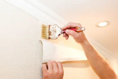 Pose de papier peint à Bascons — revêtements muraux et toiles de verre